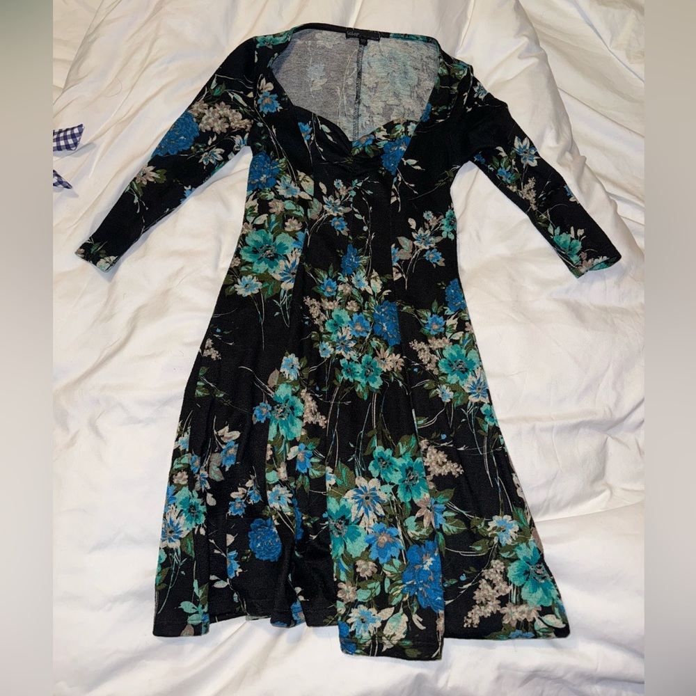 Never worn, super soft, 3/4 length sleeve dress, great for the cooler months.
